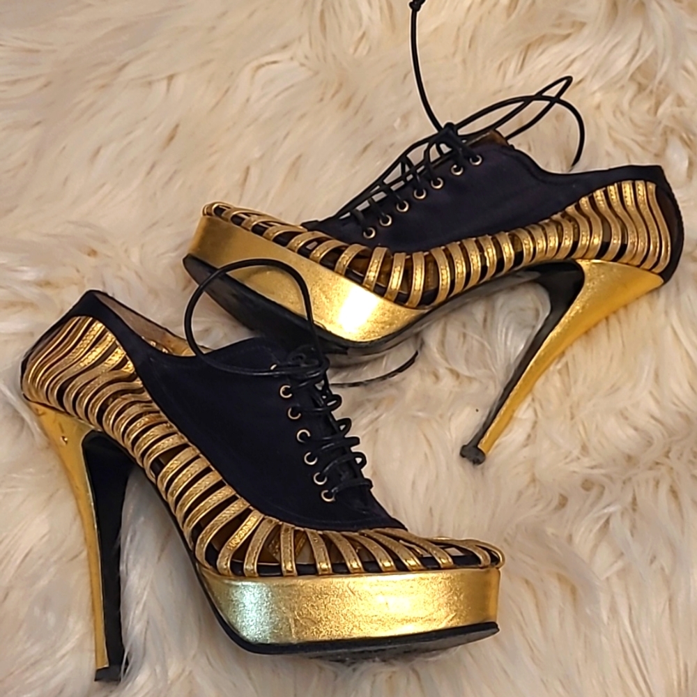 Laurence Dacade Paris pump heels.
